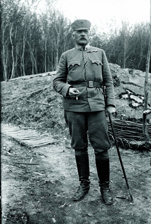 Підполковник Франц Кікаль на позиціях під Конюхами – тепер Козівський район Тернопільської області. Родом із Чехії. Серед 10 комендантів Українських січових стрільців він єдиний не був українцем. Загинув 1 липня 1917 року в бою з чеськими частинами російської армії