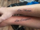 Парные татуировки матери и дочки