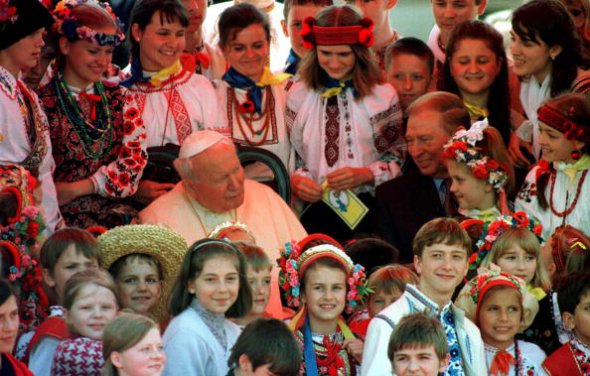 В Киев прибыл Папа Римский Иоанн Павел II.
