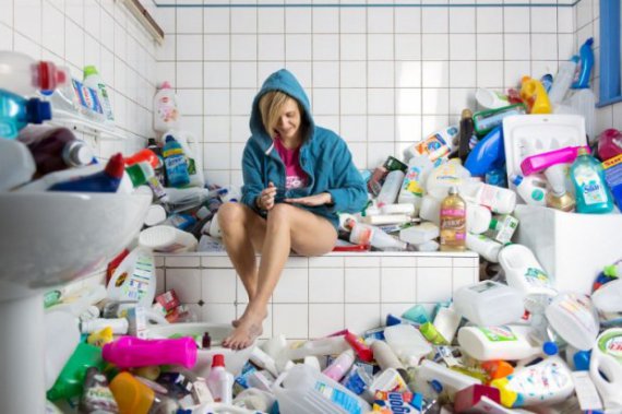 Французький фотограф Антуан Репессе створив фотопроект "# 365 Unpacked", який привертає увагу до проблеми сортування сміття.