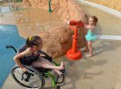 У США відкрили перший у світі аквапарк для дітей з інвалідністю