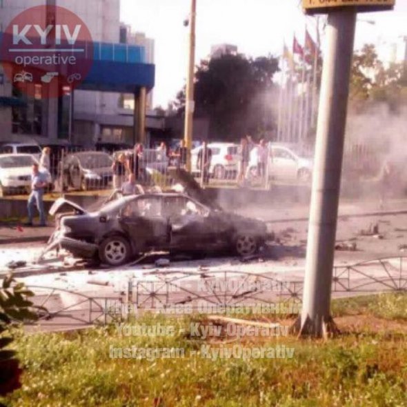 В Соломенском районе Киева взорвался автомобиль.