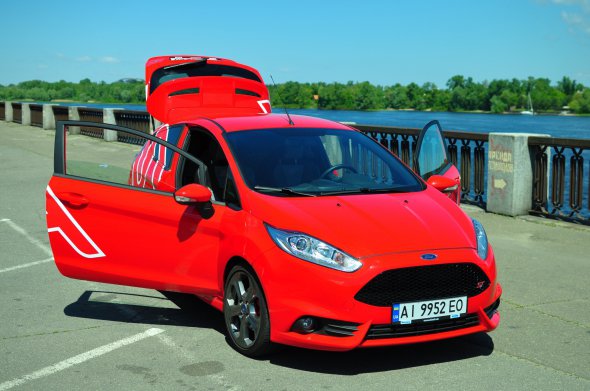  Ford Fiesta ST у тридверному кузові