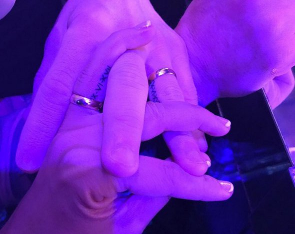 Ліонель Мессі та Антонелла Рокуццо зробили на безіменних пальцях під весільними обручками тату в вигляді римських цифр XXX-VI-XVII
