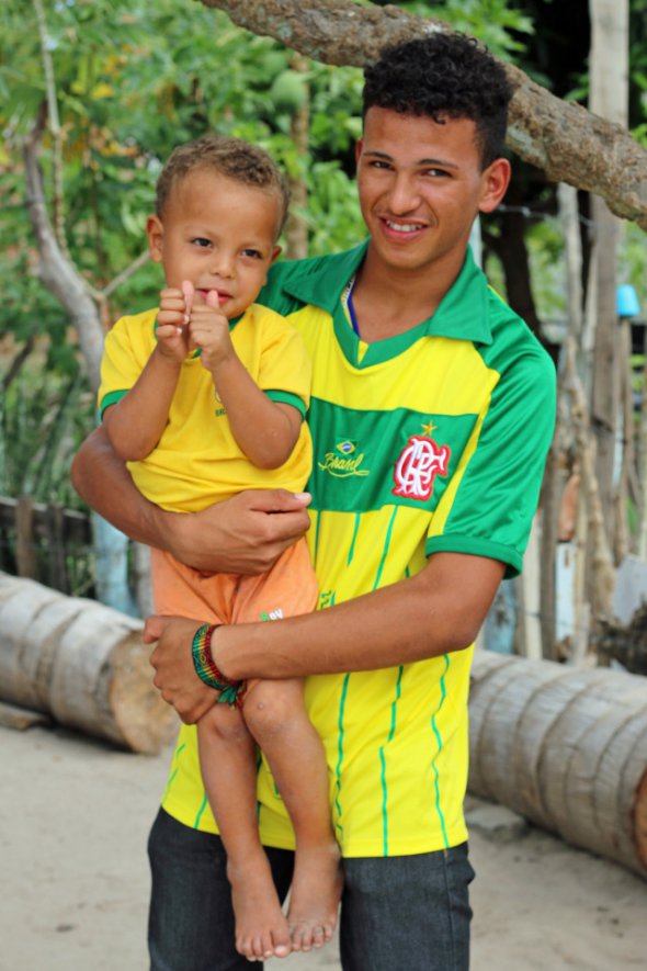 У бразильській сім'ї росте 13 рідних синів