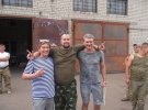 В Авдіївку привезли допомогу Степан Казанін із "Студії Квартал-95" і співак Арсен Мірзоян
