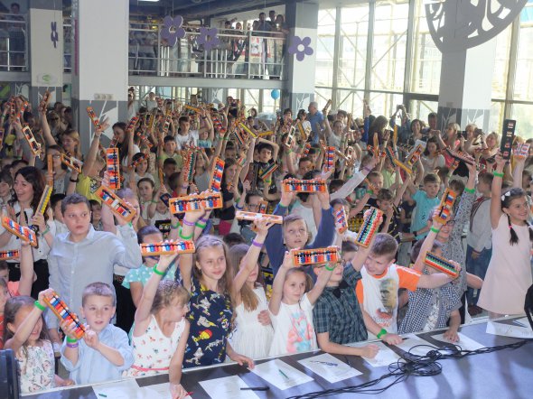 Під час першої Всеукраїнської олімпіади з ментальної арифметики півтисячі дітей встановили рекорд по одночасній усній лічбі