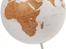Сейчас в мире осталось две компании, которые изготавливают карты мира в виде глобуса.