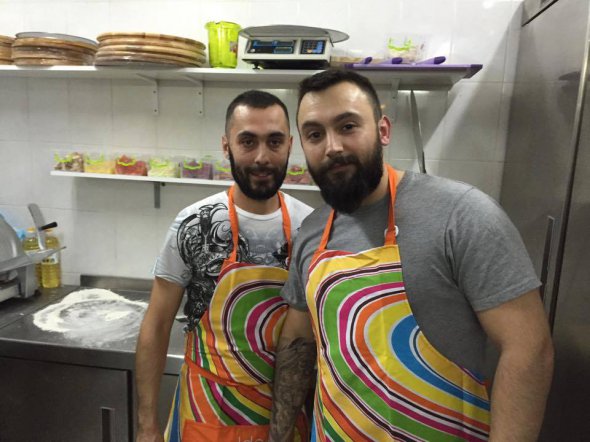 До війни Леонід та Рафаїл разом в кількох ресторанах, потім обидва пішли воювати. Фото: depo.ua