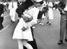 День победы на Таймс-сквер, Альфред Эйзенштадт. 1945 год