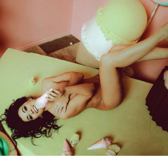 Модель Інна Микитась роздягнулася для своїх Instagram-шанувальників.