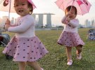 Очаровательные близняшки с Сингапура