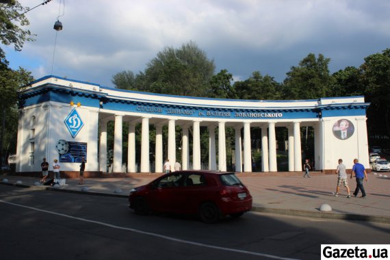 Порожні трибуни стали свідками дебютної перемоги Хацкевича в УПЛ