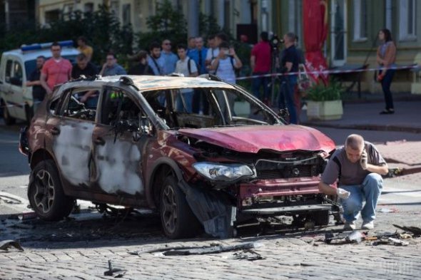 Авто Павла Шеремета вибухнуло у центрі Києва