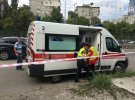 В Киеве BMW влетел в помещение автосервиса: погиб работник