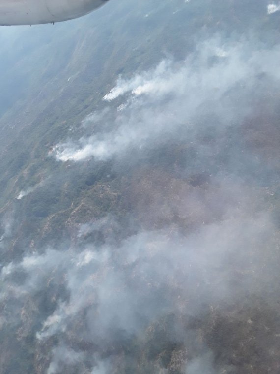 Авиация ГСЧС продолжает оказывать помощь Черногории в тушении масштабных лесных пожаров