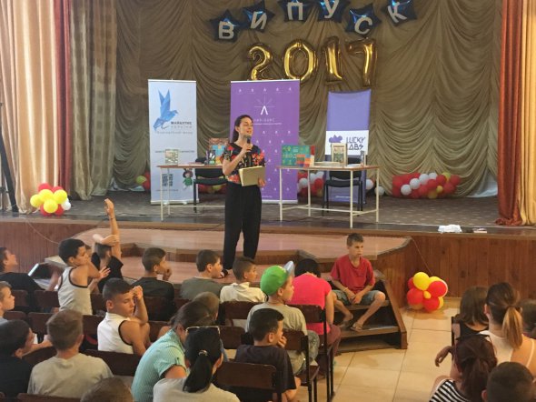 Діти переселенців із окупованих територій все краще знають українську та цікавляться нею