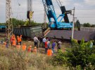Под Днепром грузовой поезд сошел с рельс