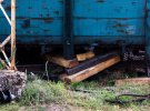 Під Дніпром вантажний потяг зійшов з рейок