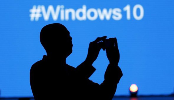 Два года назад Windows 10 для компьютеров и планшетов вызвал ажиотаж. Microsoft раздавал новую операционную систему бесплатно только для владельцев лицензионной Windows 7 и 8.1.