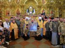 На иконе Божьей Матери изображены воины АТО вместе со всеми защитниками Украины разных эпох
