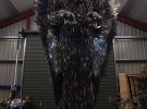  Альфі Редлі створив восьмиметрову статую ангела, зроблену з 100 тисяч ножів 