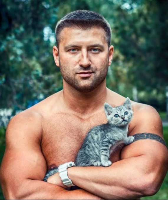 Відверті фото чоловіків: ветерани АТО зробили фотосесію з котами