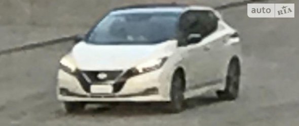 Nissan Leaf 2018 отримає силует в стилі кросовера, з двоколірною схемою з дахом іншого кольору.
