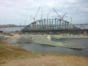 Компании, которые возьмутся строить керченский мост ожидают международные санкции