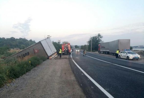 В аварії двоє людей загинули на місці