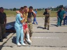 Многие украинских военных получили травмы конечностей и передвигаются только с посторонней помощью