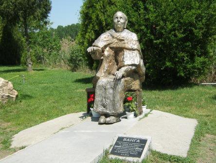 Памятник Ванге в Рупите, Болгария