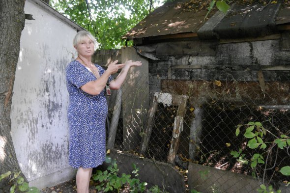Тетяна Тимків показує, де жила Олена Ширякіна останні 8 днів 