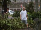 Тихоокеанський тайфун "Хато" паралізував життя в Гонконзі