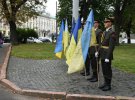 В центре Львова взвился сине-желтый флаг