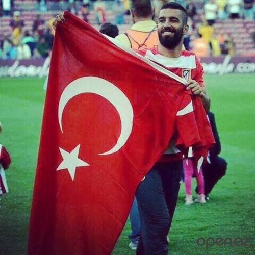 Арда Туран повернувся у збірну Туреччини після скандалу з журналістом