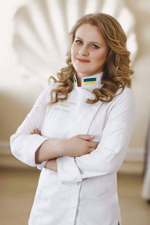 28-річна Оксана Дубчак з Чернівців закінчила  кулінарну академію «Le Cordon Bleu» у Франції