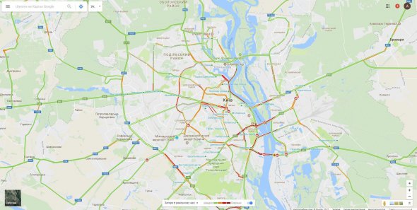 Транспорт стоїть на всіх мостах, окрім Московського