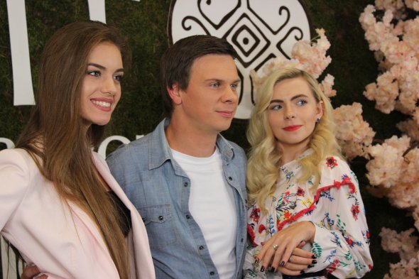 Дмитро Комаров показав "Світ навиворіт " у Японії