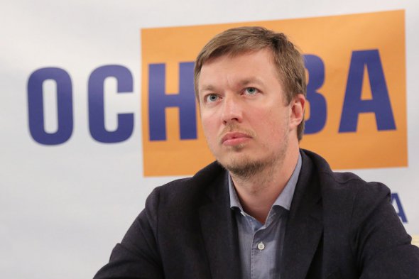 Андрей Николаенко: "Нынешняя власть по сути не является украинской. Она зависима от западных стран-партнеров"