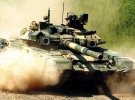 Американский танк Abrams совершенный, однако российский Т-90 является угрозой для него на поле боя.
