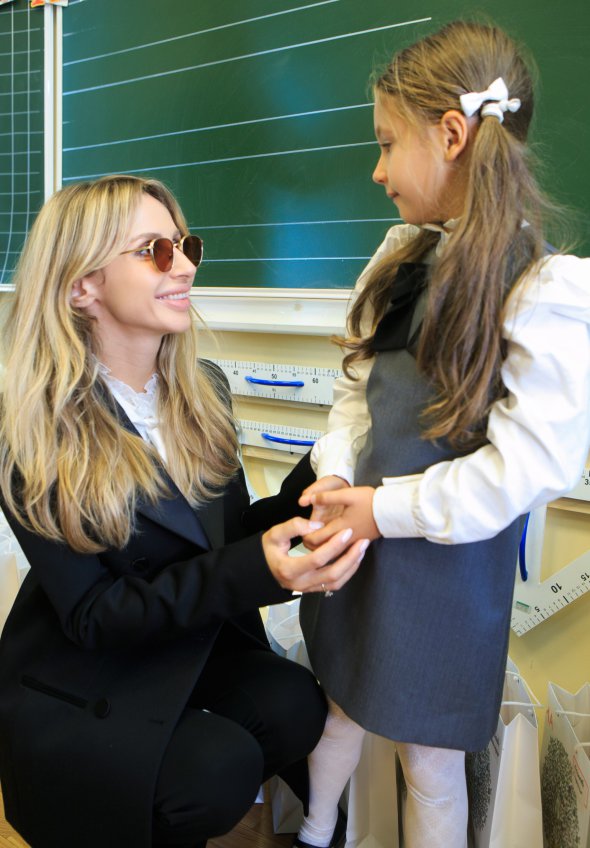 Светлана Лобода отвела дочь в первый класс