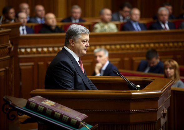 Петро Порошенко: "Ні для кого зі своєї команди адвокатом працювати не збираюся" 