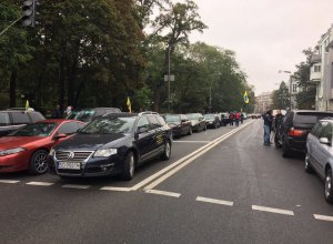 Затор на вулиці Грушевського в центрі міста 6 вересня. Понад чотири тисячі машин перекрили дорогу від Європейської площі до Верховної Ради. Протестувальники вимагали відмінити акциз на ввезення авто з іноземною реєстрацією