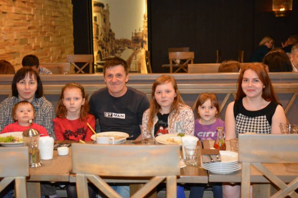 Геннадий Щербак создал информационную базу о войне на Востоке Украины. Переехал из Луганска в Луцке с женой и 5 дочерьми