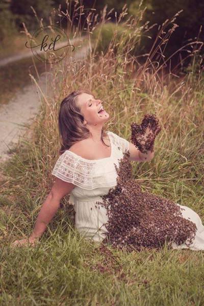 Фотосессия беременной Эмили Мюллер с пчелами