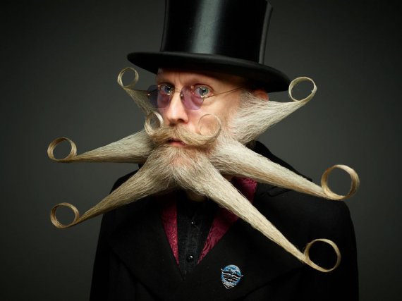 Фотограф Грег Андерсон сделал портреты тех участников, которые имели самые странные и самые прекрасные бороды и усы.