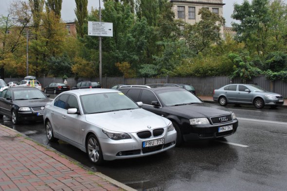 В Україні більше мільйона нерозмитнених автомобілів на польських, словацьких та литовських номерах