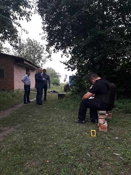 В Винницкой области бужчина застрелил соседа и травмировал еще двоих