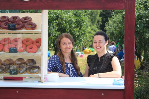 На першому фестивалі за один день продали 100 пончиків.